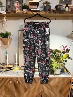 NWT Fresh Prints of Bel Air Black White and Red Graphic Jogger Pants